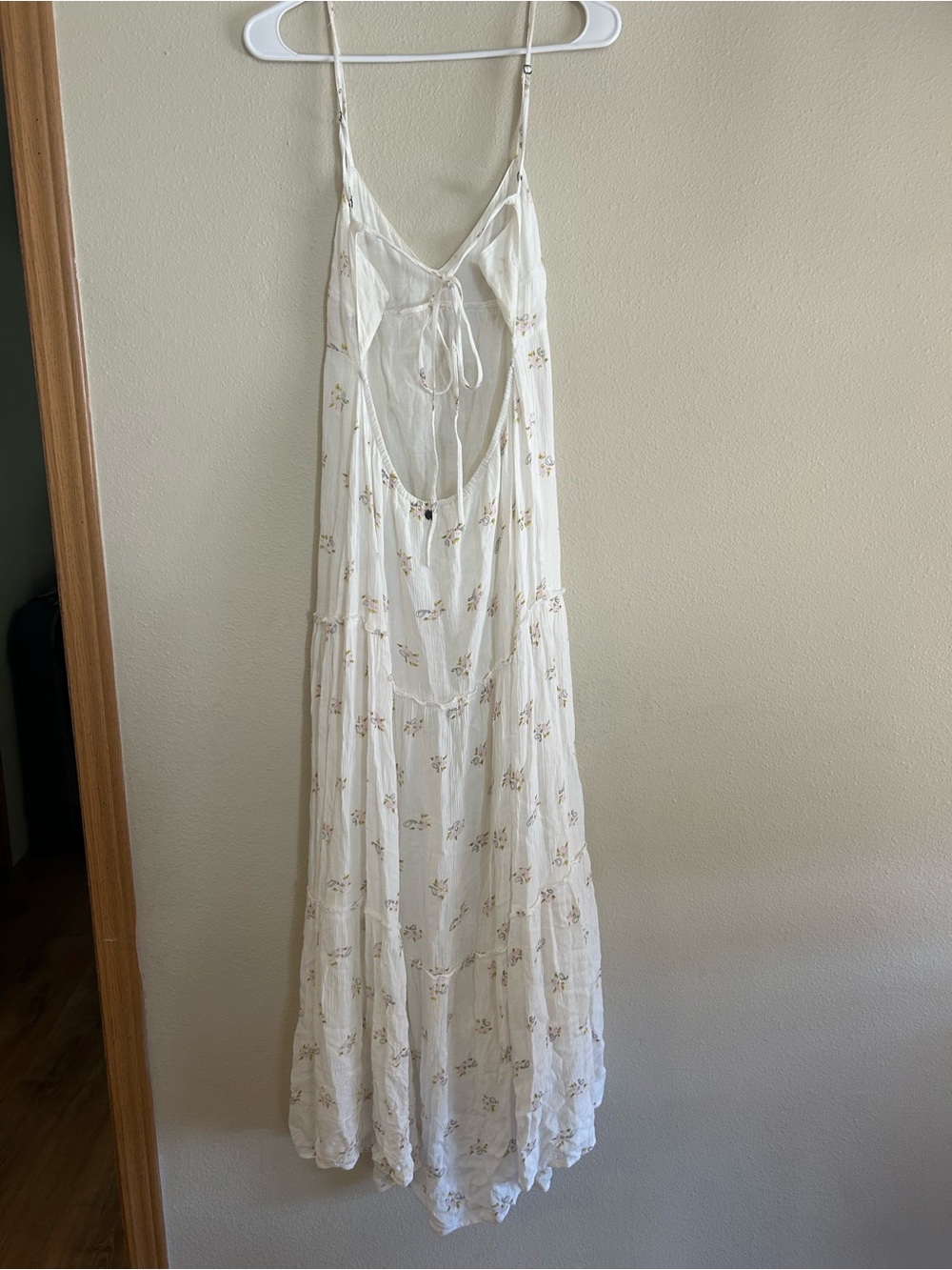 Billabong White Floral Spaghetti-Strap Backless Maxi Dress - Picture 2 of 5